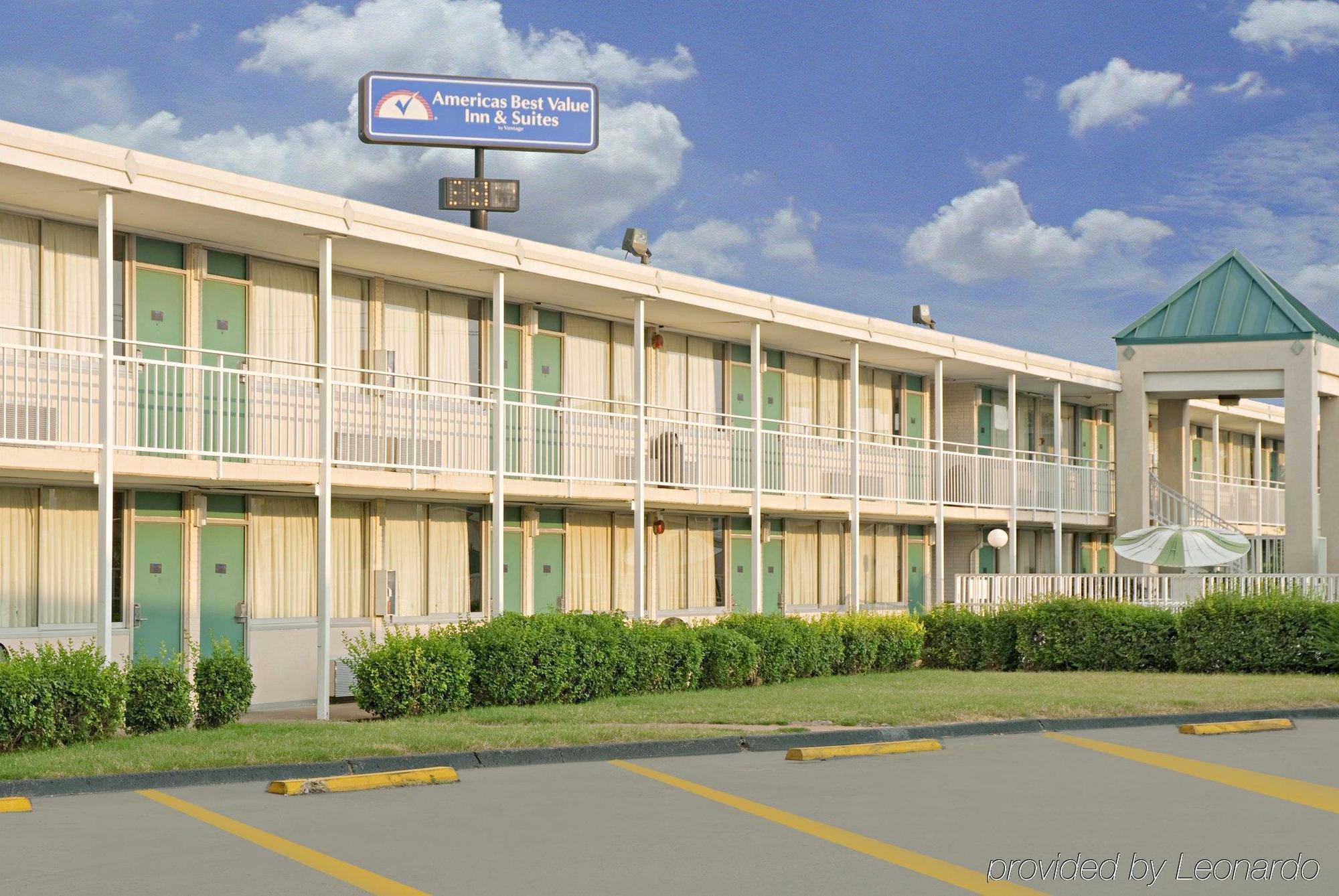 America'S Best Value Inn & Suites - Memphis/Graceland ภายนอก รูปภาพ